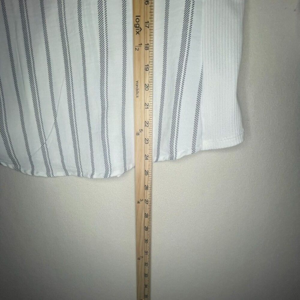 3rd + Malt Large White Soft Knit 3/4 Sleeve Top Buttonup V-Neck Casual Stretch - Picture 6 of 8
